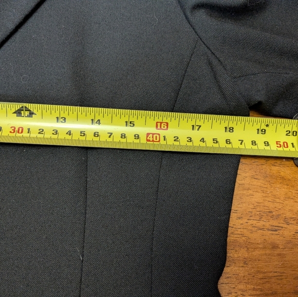 Classic Black Wool Tristan & Iseut Blazer - Picture 7 of 10